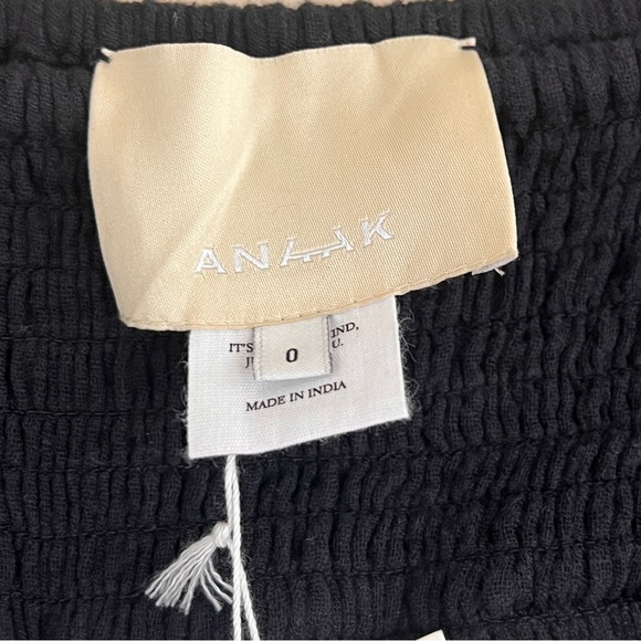 Anaak Samode Smocked Shorts Black - Picture 4 of 7